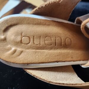 Bueno Women's Tan Leather Heels